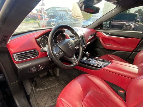 Used 2018 Maserati Levante AWD/4WD image 8