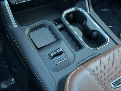 Used 2024 GMC Sierra 3500 Denali Ultimate image 17