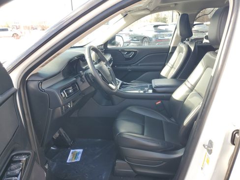 Certified 2023 Lincoln Aviator Standard w/ Premium Package image 12