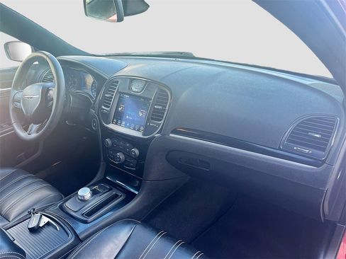 Used 2022 Chrysler 300 S image 30