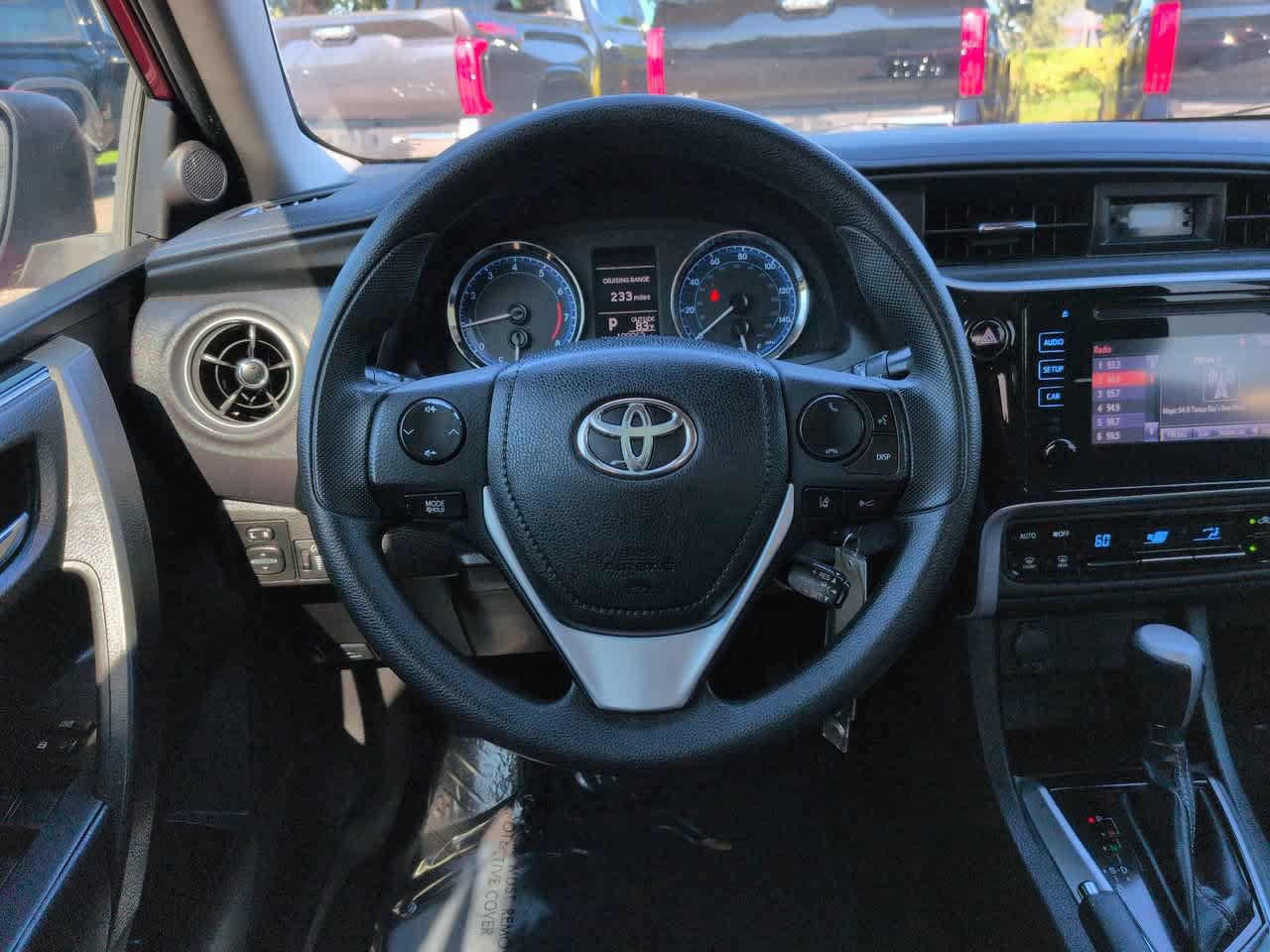 Used 2018 Toyota Corolla LE FWD image 15