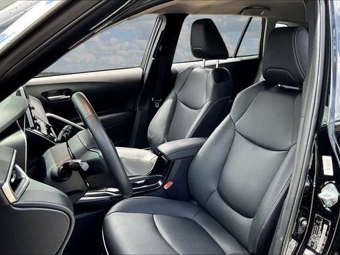 Used 2022 Toyota Corolla Cross XLE FWD image 20