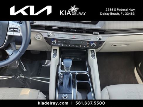 Used 2024 Kia Telluride EX w/ EX Captain's Chair Package FWD image 13