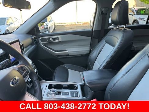 Used 2023 Ford Explorer XLT w/ Equipment Group 202A RWD image 9