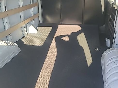 Used 2024 GMC Savana 2500 w/ Driver Convenience Package image 12