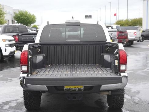 Used 2020 Toyota Tacoma SR5 image 31