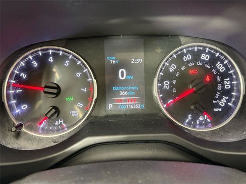 Used 2020 Toyota RAV4 XLE w/ Convenience Package FWD image 18
