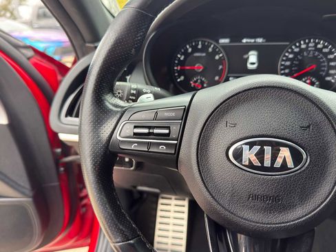 Used 2020 Kia Stinger GT1 image 16
