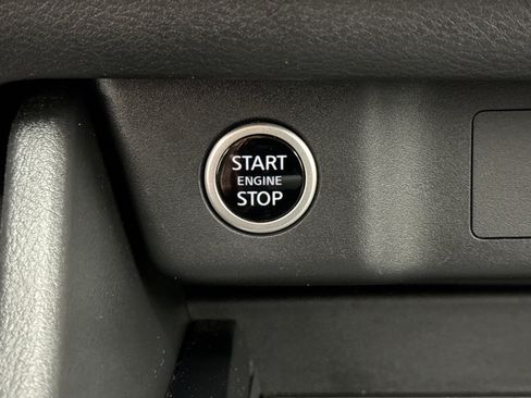 Used 2023 Nissan Rogue SV image 20