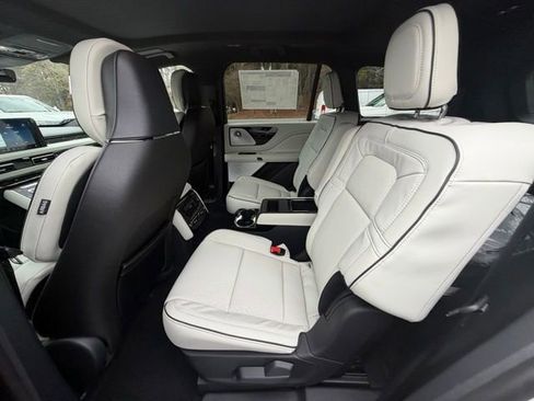 New 2026 Lincoln Aviator Black Label w/ Jet Appearance Package image 12