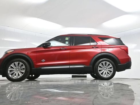 Used 2024 Ford Explorer King Ranch w/ Technology Package AWD/4WD image 7
