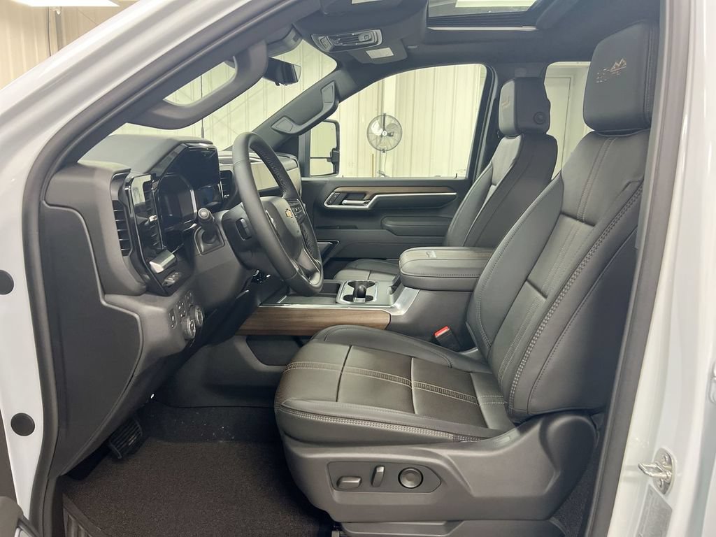 New 2026 Chevrolet Silverado 2500 High Country w/ High Country Premium Package AWD/4WD image 21