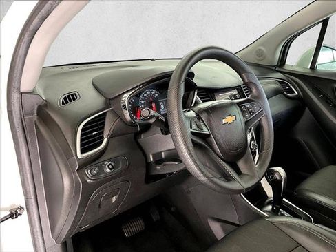 Used 2022 Chevrolet Trax LT AWD/4WD image 14