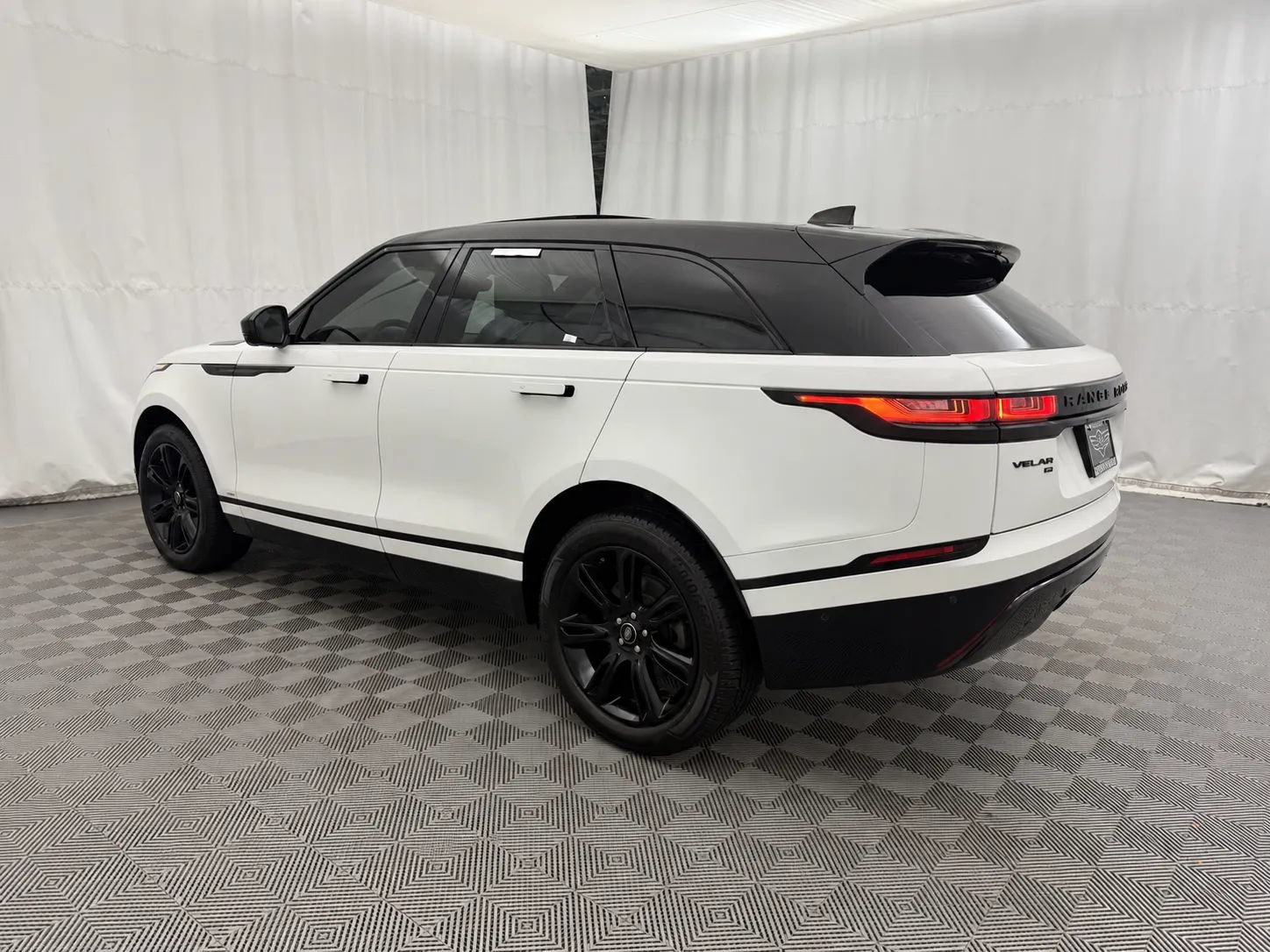 Used 2021 Land Rover Range Rover Velar R-Dynamic S AWD/4WD image 7