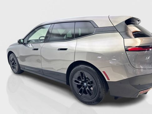 Used 2024 BMW iX xDrive50 w/ Premium Package AWD/4WD image 14