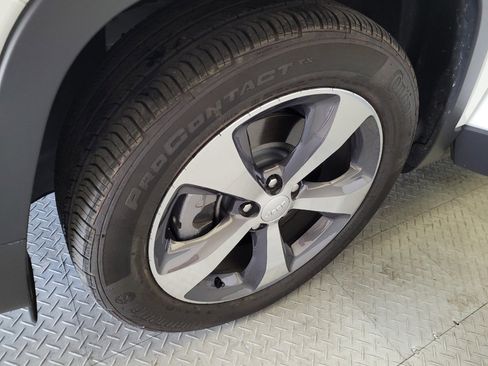 Used 2019 Jeep Cherokee Limited w/ Technology Group FWD image 31