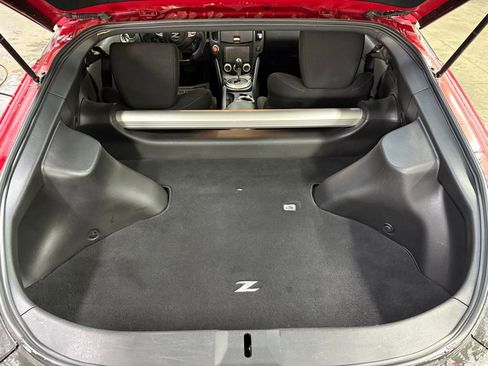 Used 2015 Nissan 370Z Coupe RWD image 11