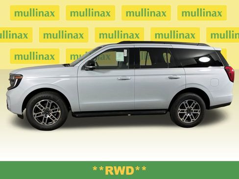 New 2025 Ford Expedition Active image 11