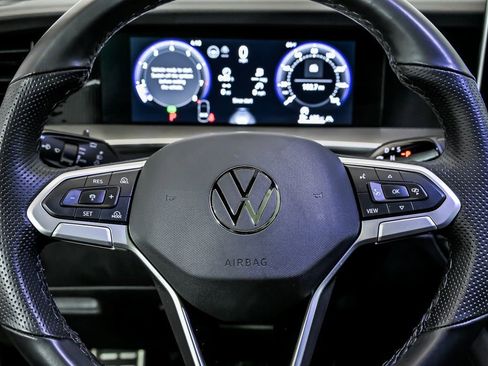 Certified 2025 Volkswagen Tiguan SE R-Line AWD/4WD image 19