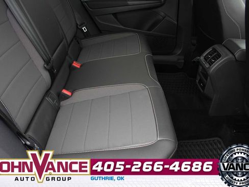Used 2023 Volkswagen Taos SE AWD/4WD image 21