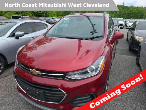 Used 2019 Chevrolet Trax LT w/ LT Convenience Package AWD/4WD image 1
