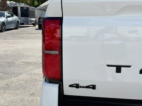 Used 2024 Toyota Tacoma TRD Off-Road w/ TRD Off Road Upgrade Package AWD/4WD image 10
