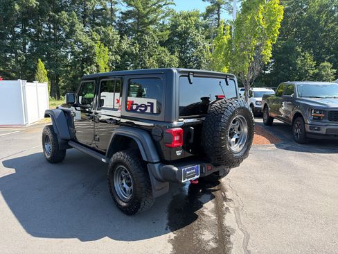 Used 2019 Jeep Wrangler Unlimited Rubicon w/ Steel Bumper Group AWD/4WD image 7