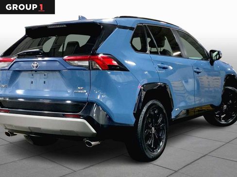 Used 2022 Toyota RAV4 SE w/ Convenience Package image 14