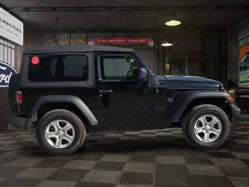 Used 2022 Jeep Wrangler Sport AWD/4WD image 7