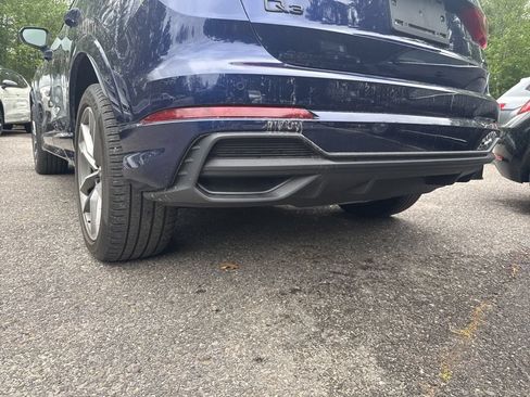 Used 2023 Audi Q3 2.0T Premium w/ Black Optic Sport Package AWD/4WD image 6