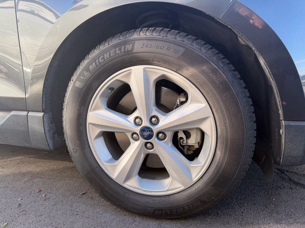 Used 2020 Ford Edge SE AWD/4WD image 5