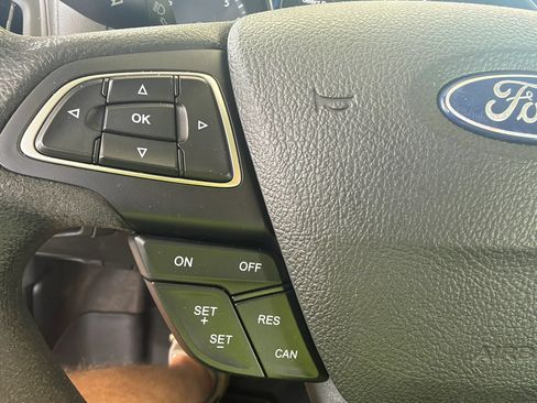 Used 2018 Ford Focus SE FWD image 14