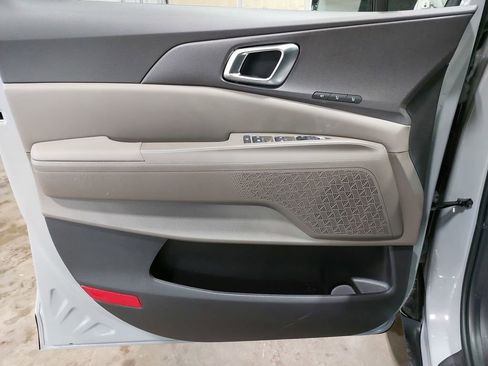 New 2026 Kia Carnival EX FWD image 29