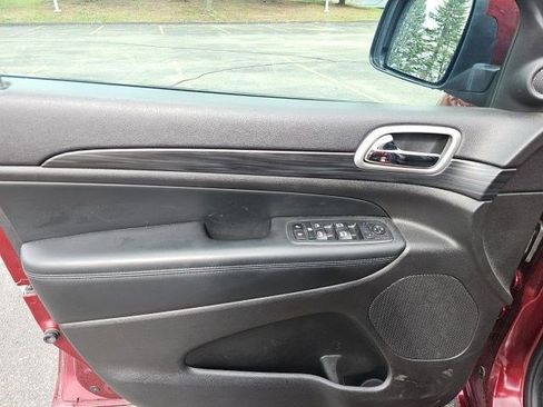 Used 2020 Jeep Grand Cherokee Altitude image 18