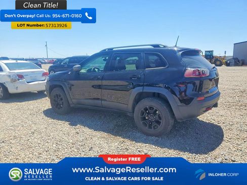 Used 2019 Jeep Cherokee Trailhawk w/ Cold Weather Group AWD/4WD image 3