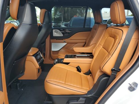 Certified 2023 Lincoln Aviator Black Label image 10