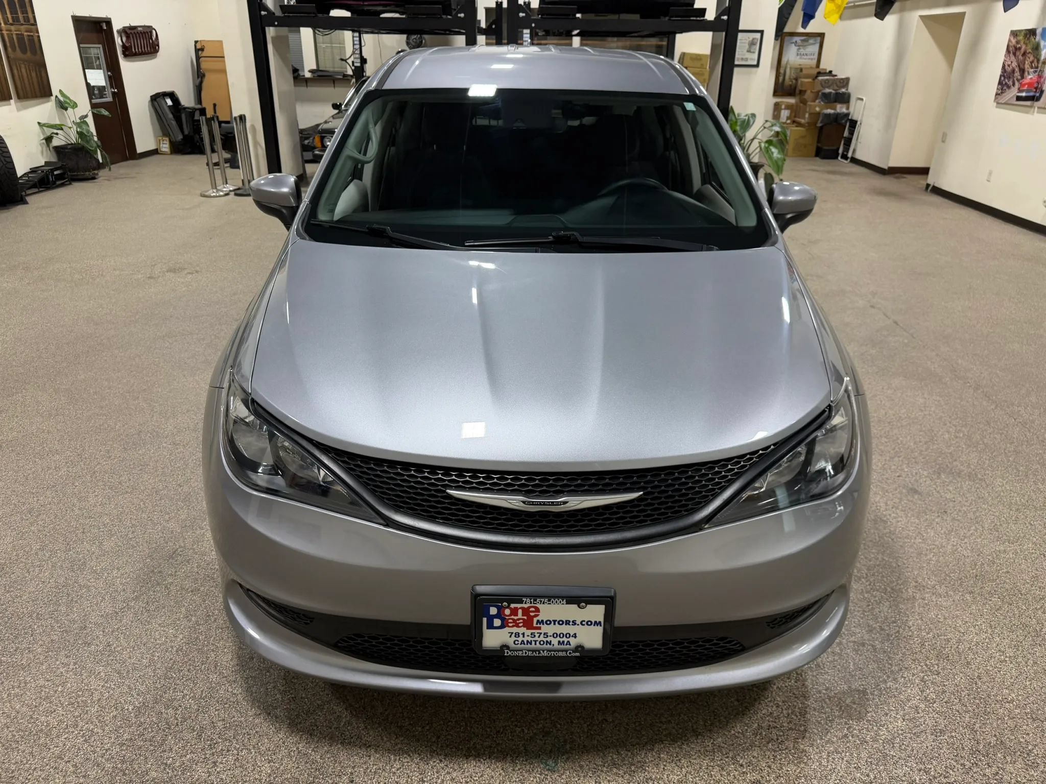Used 2021 Chrysler Voyager L FWD image 11