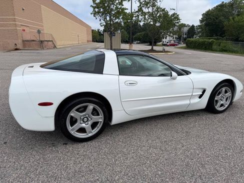 Used 1998 Chevrolet Corvette Coupe RWD image 37