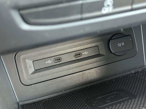 Used 2021 Volkswagen Atlas Cross Sport SE FWD image 20