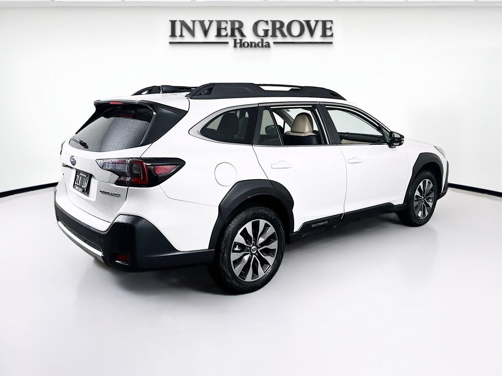 Used 2025 Subaru Outback Limited w/ Tech Package 3 AWD/4WD image 4