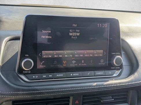 Used 2024 Nissan Rogue S image 12