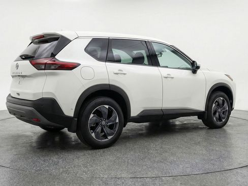 Used 2025 Nissan Rogue SV image 9