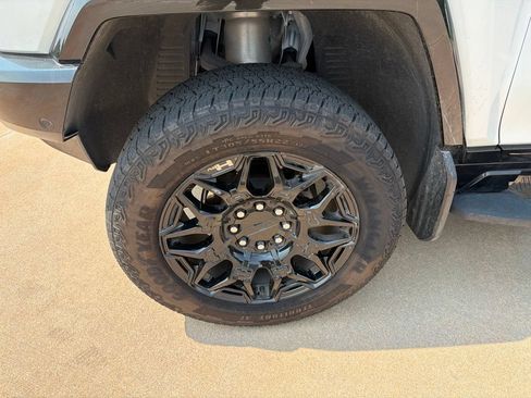 Used 2025 GMC Hummer EV 3X w/ LPO, Dark Essentials Package AWD/4WD image 10
