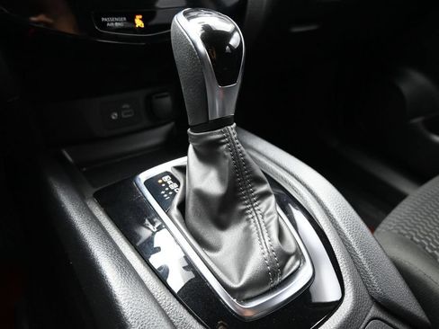 Used 2021 Nissan Rogue Sport S FWD image 21