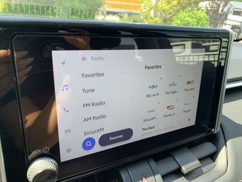 Used 2025 Toyota RAV4 XLE FWD image 24