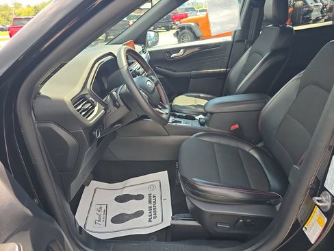 Used 2025 Ford Escape ST-Line FWD image 21