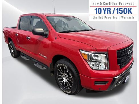 Used 2021 Nissan Titan SV w/ SV Convenience Package image 3