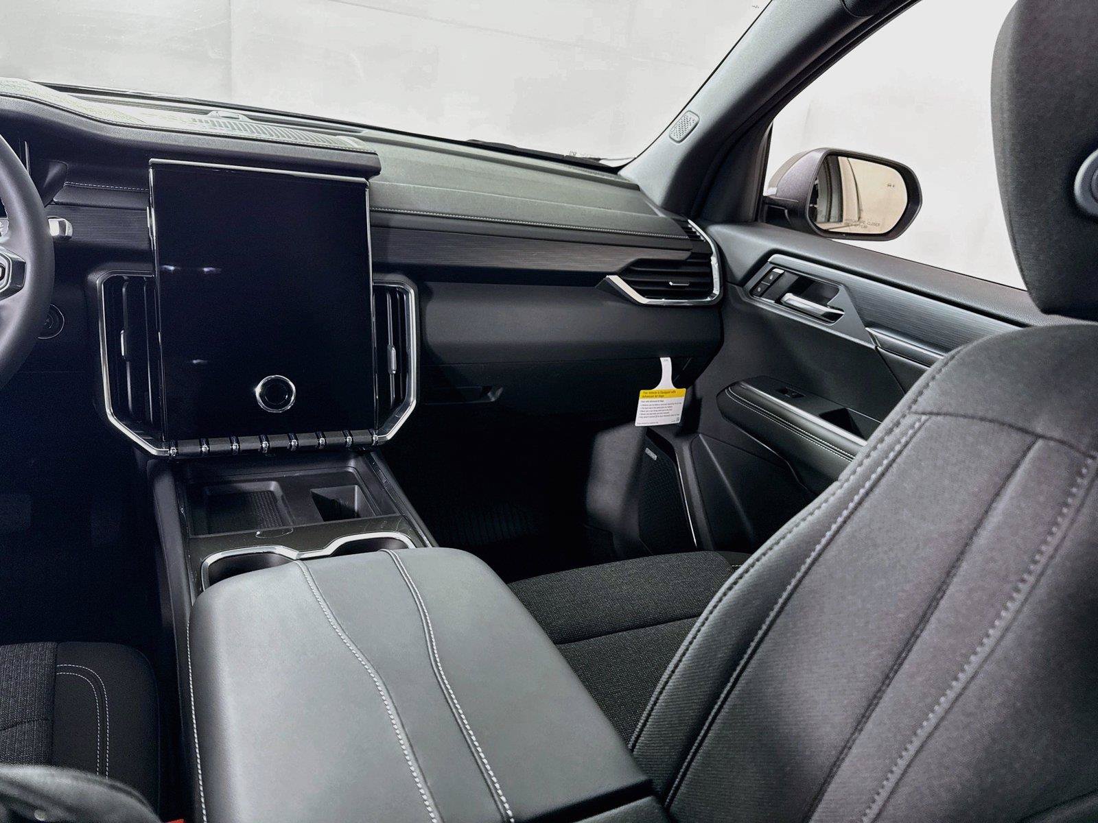 New 2027 GMC Acadia Elevation w/ LPO, Floor Liner Package AWD/4WD image 17