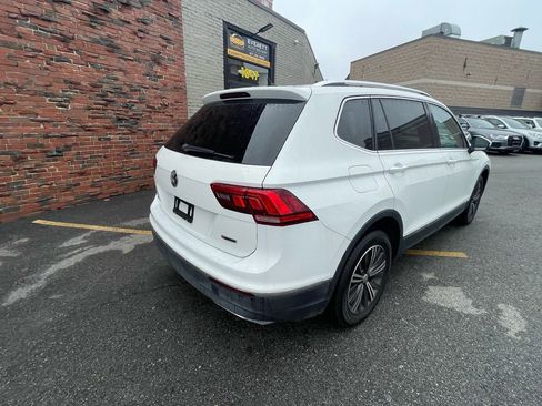 Used 2018 Volkswagen Tiguan SEL image 3