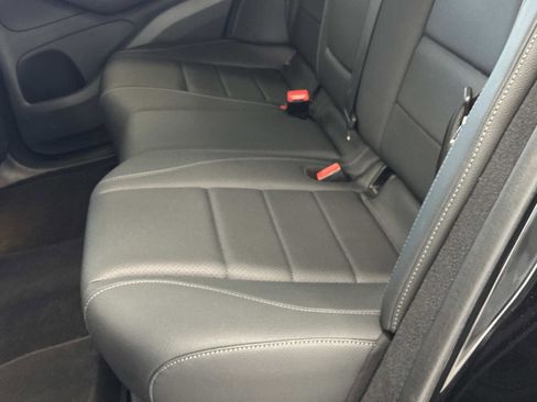 Certified 2025 Mercedes-Benz GLE 450e 4MATIC w/ Driver Assistance Package image 18